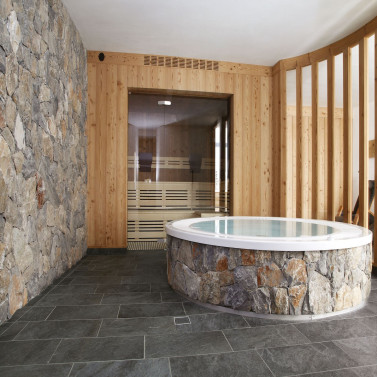 Silver Black mosiaco brick