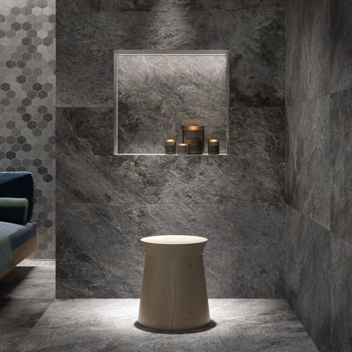 Silver Black mosiaco brick